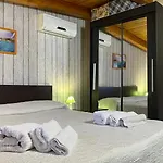 Lucia Tatil Evi *