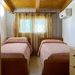 Lucia Tatil Evi *