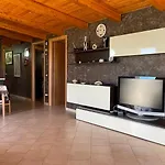 Lucia Tatil Evi *