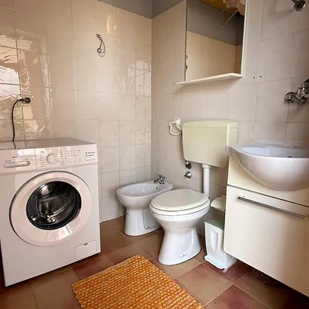 Lucia Tatil Evi *